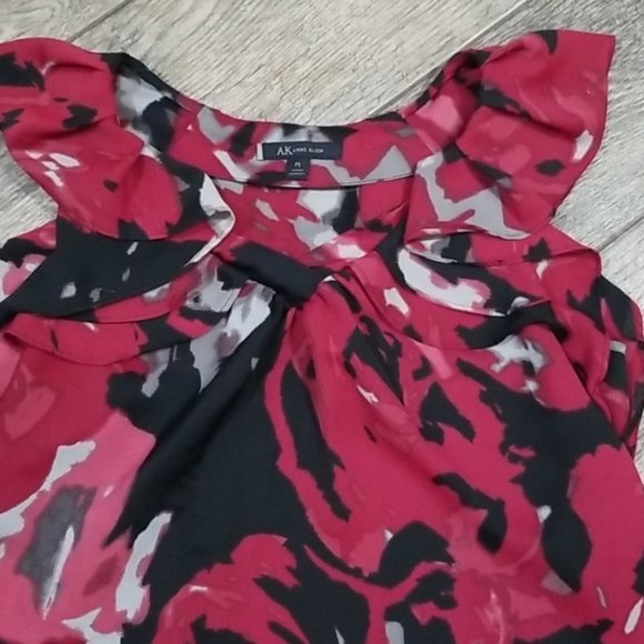 AK Anne Klein Tops - AK Anne Klein pull over ruffles around neck line